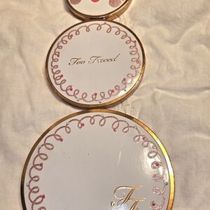 ☃️Too Faced "Let It Snow Girl!" Palette☃️